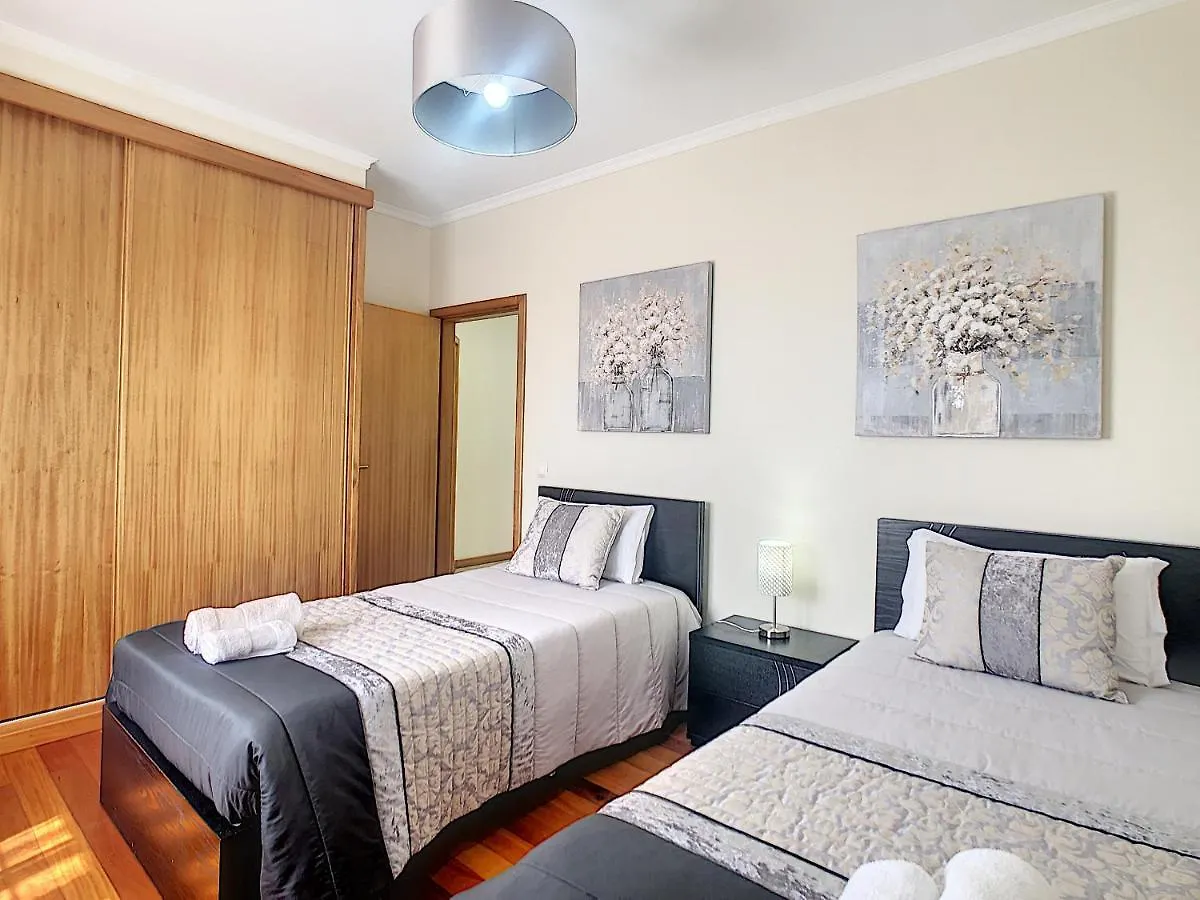 Casa Mes Amis By Lovelystay Relogio do Poiso Дом отдыха